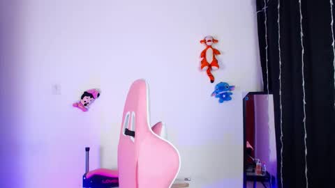 Snapshot of kloe_28 chatting on February 27, 2026, 2:33 am Kloe online show from February 27, 2026, 2:33 am