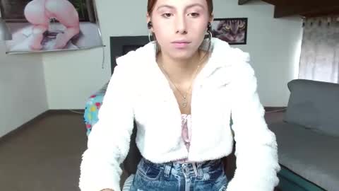 Kloe deker online show from March 6, 2025, 1:35 pm