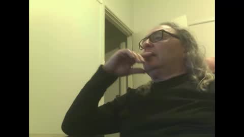 Snapshot of knobout chatting on October 2, 2025, 7:37 am knobout online show from October 2, 2025, 7:37 am