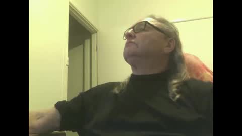 Snapshot of knobout chatting on October 29, 2025, 6:37 am knobout online show from October 29, 2025, 6:37 am