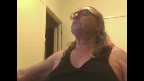 Snapshot of knobout chatting on November 1, 2025, 12:40 pm knobout online show from November 1, 2025, 12:40 pm