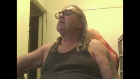 Snapshot of knobout chatting on December 3, 2025, 9:18 am knobout online show from December 3, 2025, 9:18 am