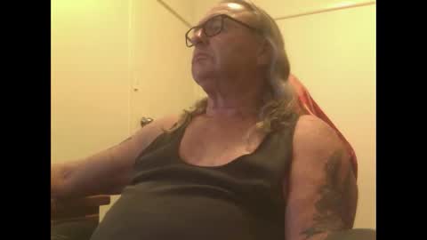 Snapshot of knobout chatting on February 3, 2026, 10:53 am knobout online show from February 3, 2026, 10:53 am