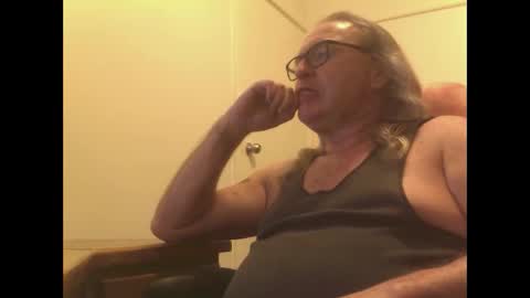 Snapshot of knobout chatting on February 25, 2026, 10:36 am knobout online show from February 25, 2026, 10:36 am