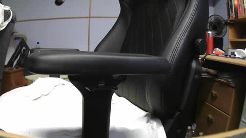 Snapshot of kodiak1974 chatting on October 23, 2025, 10:30 pm Kodiak1974 online show from October 23, 2025, 10:30 pm