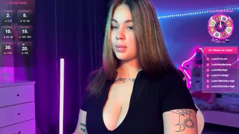 Mia online show from October 13, 2025, 3:34 pm