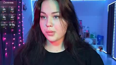 Mia online show from January 8, 2026, 8:00 pm