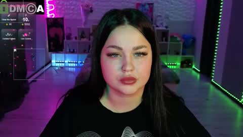 Mia online show from April 9, 2026, 6:19 am