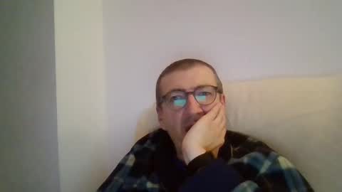 Snapshot of kolesie7 chatting on December 5, 2024, 11:29 pm JUAN CARLOS online show from December 5, 2024, 11:29 pm