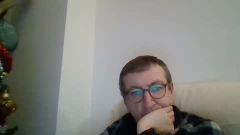 Snapshot of kolesie7 chatting on January 3, 2025, 9:47 pm JUAN CARLOS online show from January 3, 2025, 9:47 pm