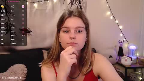 Snapshot of komorebbi chatting on December 10, 2024, 10:47 pm Marta online show from December 10, 2024, 10:47 pm