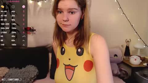 Snapshot of komorebbi chatting on December 23, 2024, 10:12 pm Marta online show from December 23, 2024, 10:12 pm