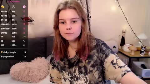 Snapshot of komorebbi chatting on January 12, 2025, 1:21 am Marta online show from January 12, 2025, 1:21 am