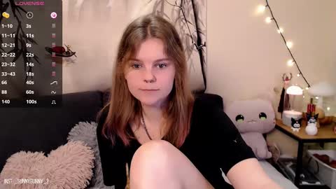 Snapshot of komorebbi chatting on January 28, 2025, 10:23 pm Marta online show from January 28, 2025, 10:23 pm