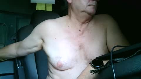 Snapshot of komputer123456789 chatting on November 8, 2025, 10:04 am Bogdan online show from November 8, 2025, 10:04 am