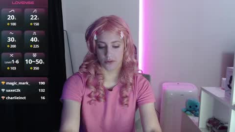 Snapshot of koneko_nya chatting on January 2, 2025, 7:18 pm  Riley  online show from January 2, 2025, 7:18 pm