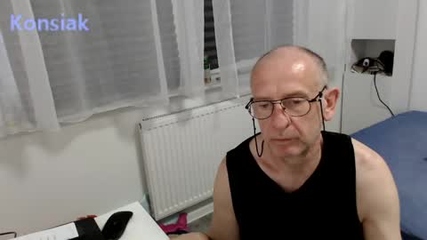 Snapshot of konsiak chatting on May 3, 2026, 4:46 pm Komsiak online show from May 3, 2026, 4:46 pm
