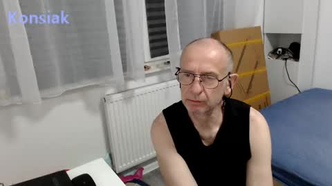 Snapshot of konsiak chatting on May 9, 2026, 9:09 pm Komsiak online show from May 9, 2026, 9:09 pm