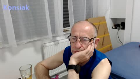 Snapshot of konsiak chatting on June 8, 2026, 6:41 pm Komsiak online show from June 8, 2026, 6:41 pm