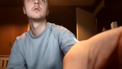 Snapshot of kookieskush chatting on February 22, 2025, 4:09 pm Kookies online show from February 22, 2025, 4:09 pm