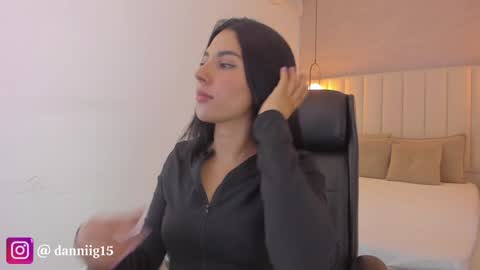 Snapshot of kosmic_21 chatting on January 9, 2025, 12:41 pm K O S M I C online show from January 9, 2025, 12:41 pm