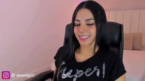 Snapshot of kosmic_21 chatting on February 1, 2025, 12:47 pm K O S M I C online show from February 1, 2025, 12:47 pm
