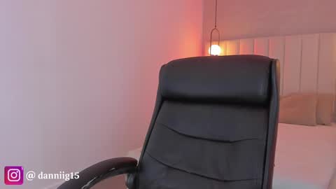 Snapshot of kosmic_21 chatting on February 5, 2025, 12:49 pm K O S M I C online show from February 5, 2025, 12:49 pm