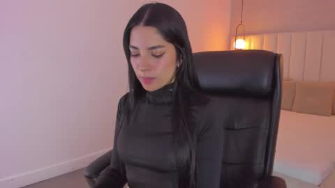 Snapshot of kosmic_21 chatting on February 10, 2025, 12:29 pm K O S M I C online show from February 10, 2025, 12:29 pm