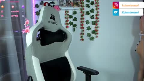 Snapshot of kotomi_rosse chatting on January 14, 2025, 9:20 pm Kotomi online show from January 14, 2025, 9:20 pm