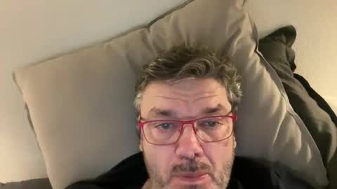 kovapoika online show from November 17, 2025, 7:19 pm