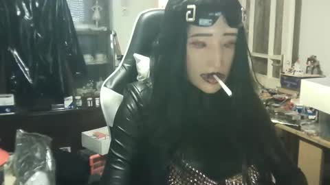 LatexPeti online show from April 11, 2026, 11:25 am