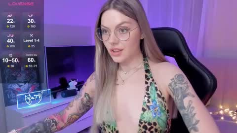 Jess online show from October 4, 2025, 4:49 pm