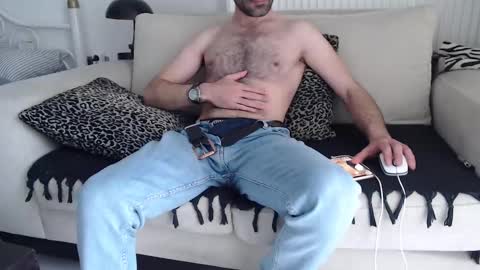 Snapshot of kral_mert chatting on February 17, 2025, 9:24 am Mert online show from February 17, 2025, 9:24 am