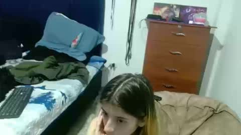 Snapshot of kratos_and_afrodita chatting on October 15, 2025, 2:01 am kratos_and_afrodita online show from October 15, 2025, 2:01 am