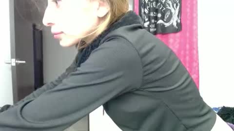 Snapshot of kratos_and_afrodita chatting on January 7, 2026, 12:24 am kratos_and_afrodita online show from January 7, 2026, 12:24 am