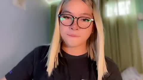krezikeed online show from May 27, 2026, 5:59 am