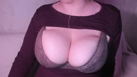 KrisRus online show from October 18, 2025, 7:03 pm