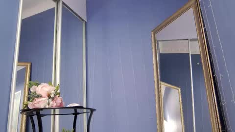 kriskras__ online show from October 2, 2025, 5:25 am