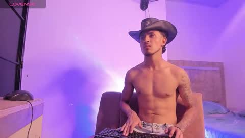 Kriss online show from November 2, 2025, 8:33 pm