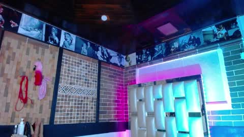 kriss_sweetboobs online show from April 4, 2026, 11:51 am