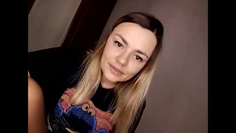 Snapshot of krisssexi chatting on November 1, 2025, 5:04 pm KrissSexi online show from November 1, 2025, 5:04 pm