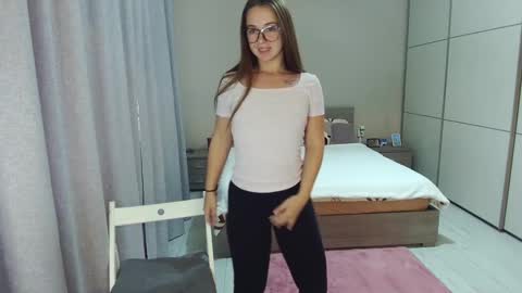 twitter    Annemarye 23 online show from October 2, 2025, 9:38 am