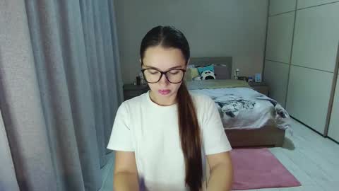 twitter    Annemarye 23 online show from October 21, 2025, 4:46 am