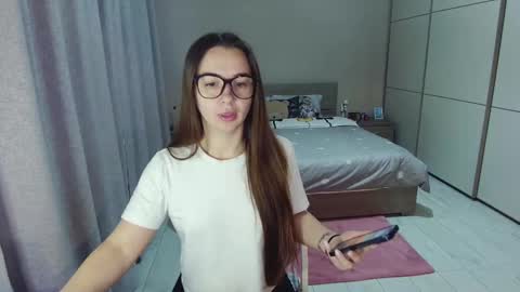 twitter    Annemarye 23 online show from January 7, 2026, 8:39 am