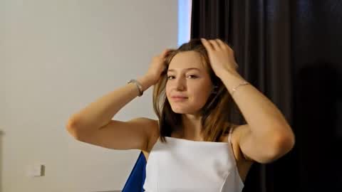 Snapshot of kristandaty chatting on February 19, 2026, 8:10 am kristandaty online show from February 19, 2026, 8:10 am