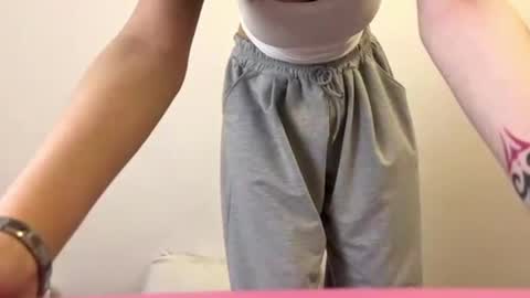 Snapshot of kristelbrigantino chatting on April 15, 2026, 7:58 pm Kristen online show from April 15, 2026, 7:58 pm