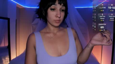 Kristen online show from October 8, 2025, 10:46 am