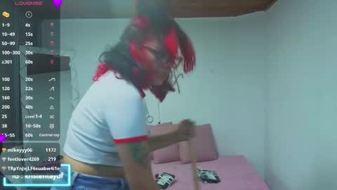 Snapshot of kristen_tay chatting on October 25, 2025, 3:51 pm kristen_tay online show from October 25, 2025, 3:51 pm