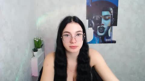 Kristen online show from October 2, 2025, 12:56 pm