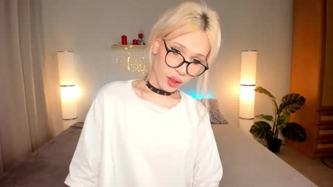 Snapshot of kristial_soopxxx chatting on September 13, 2025, 3:23 pm Kristal online show from September 13, 2025, 3:23 pm